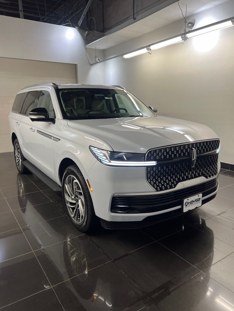 2026 Lincoln Navigator Premiere AWD's photo