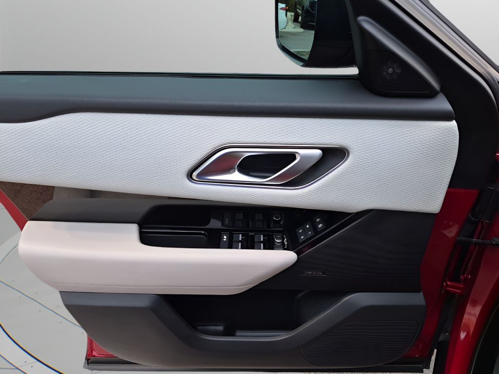 Used 2021  Land Rover P250 R-Dynamic S image 26