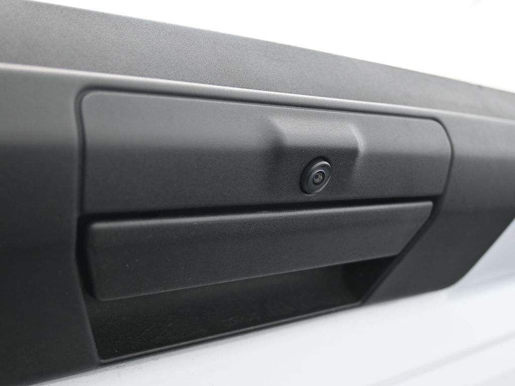 Used 2025 Oxford White Ford XLT image 39