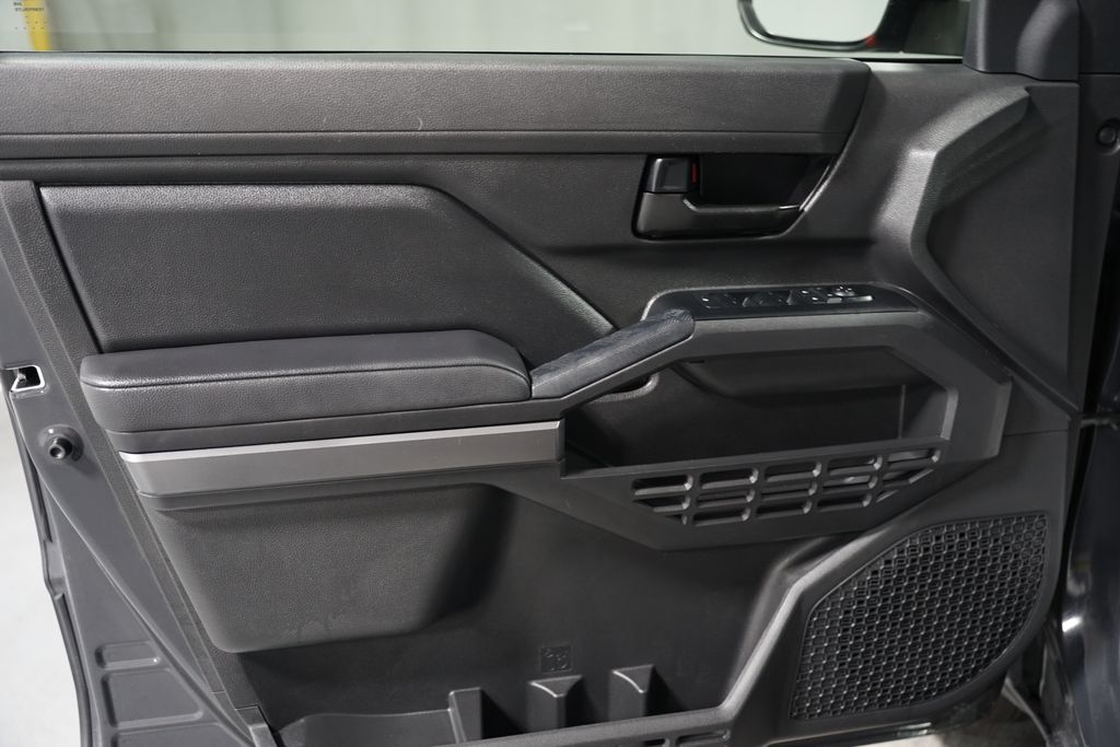 2024 Toyota Tacoma SR5 31