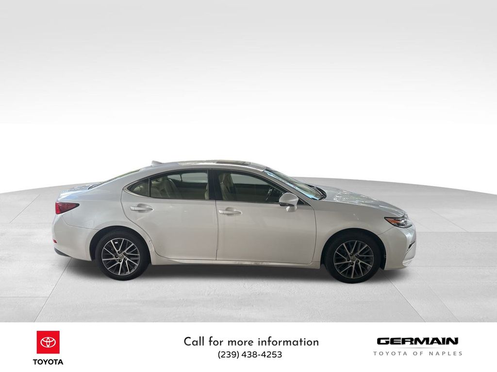 2016 Lexus ES 350 photo 3