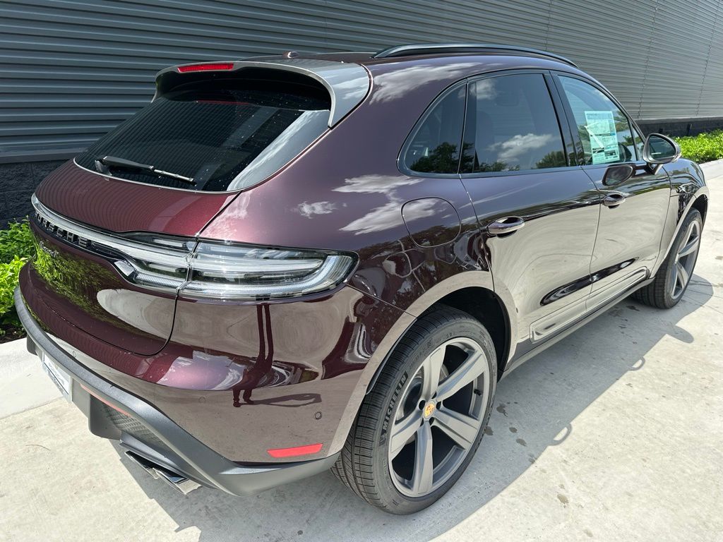 2025 Porsche Macan  9
