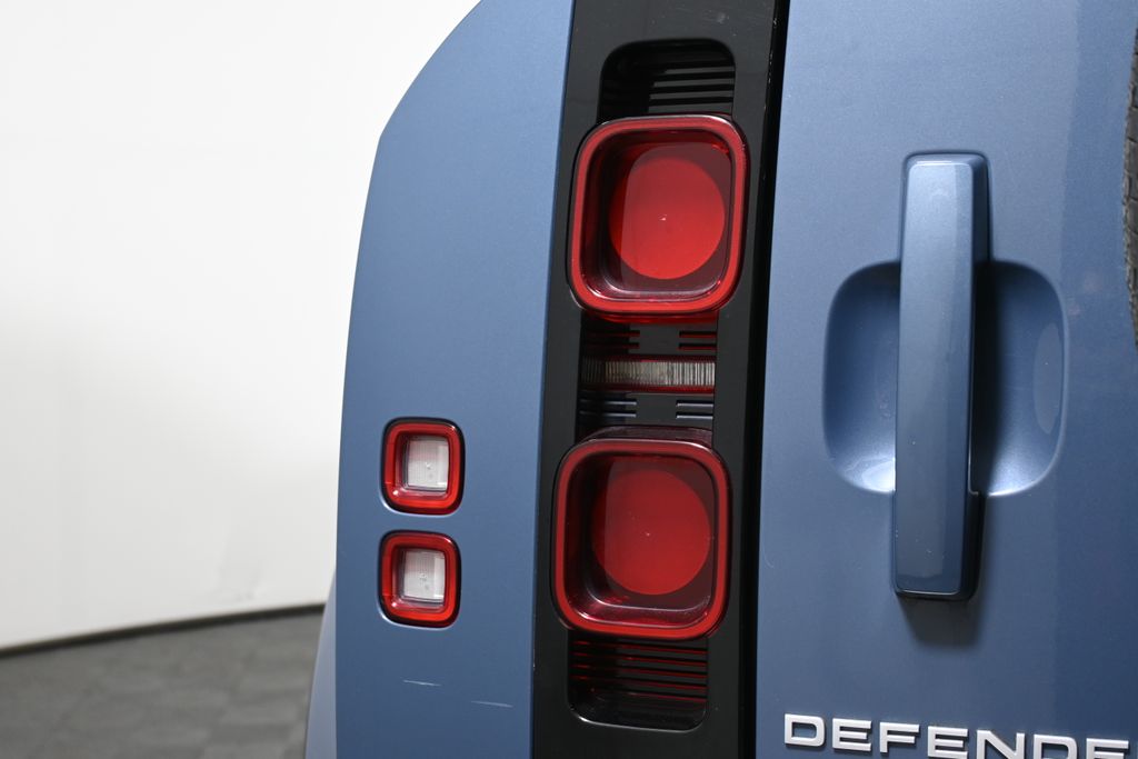 Thumbnail: 2020 Land Rover Defender - 12