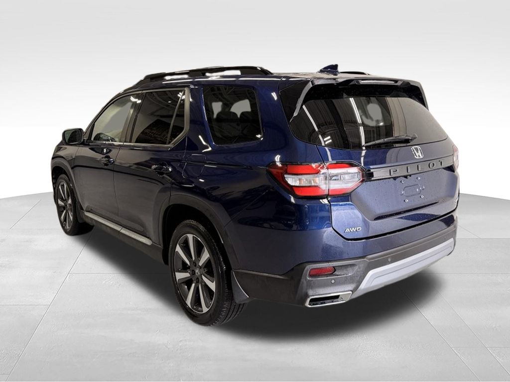 Thumbnail: 2023 Honda Pilot - 3