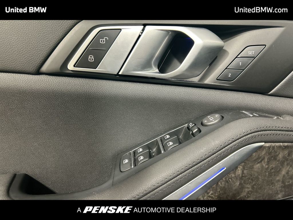 Thumbnail: 2021 BMW X5 - 11