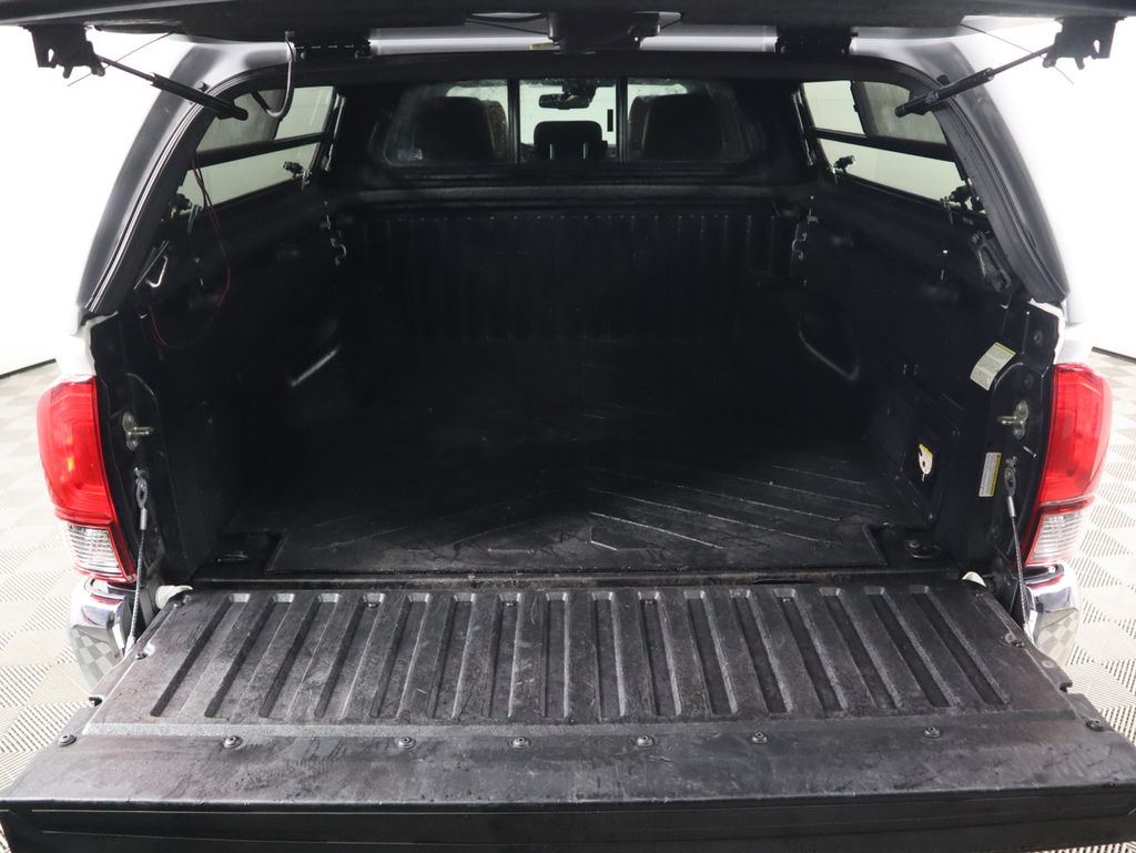 Thumbnail: 2019 Toyota Tacoma - 29