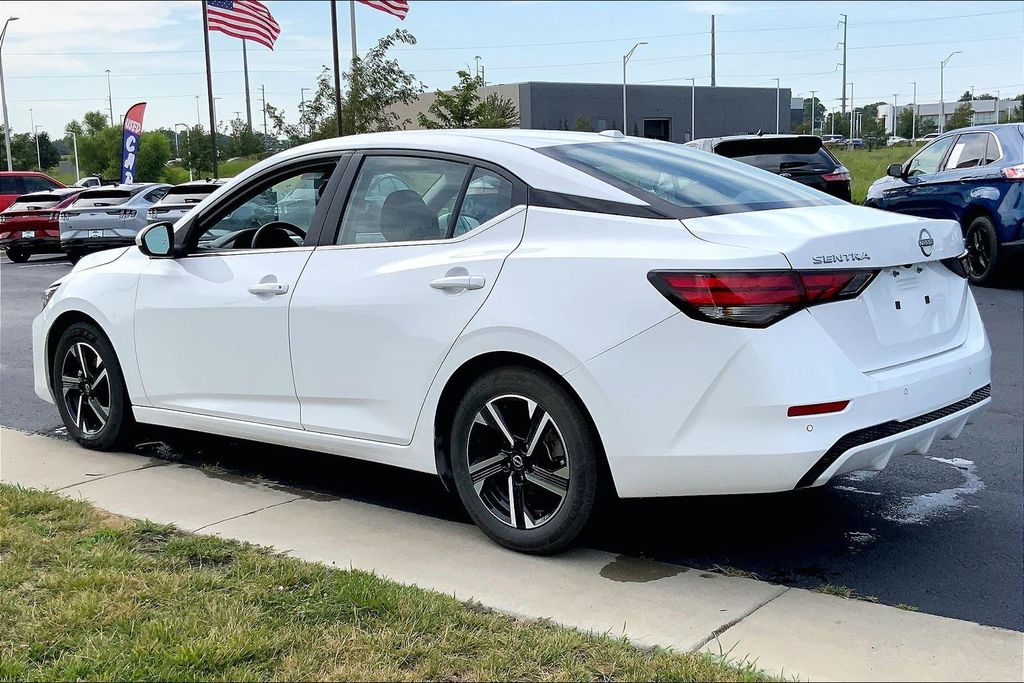 Used 2024 Nissan Sentra SV with VIN 3N1AB8CV6RY345902 for sale in Kansas City