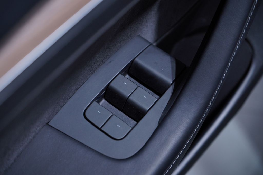 Thumbnail: 2023 Tesla Model 3 - 16