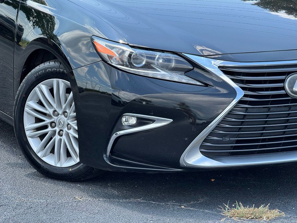 Used 2017 Lexus ES Sedan
