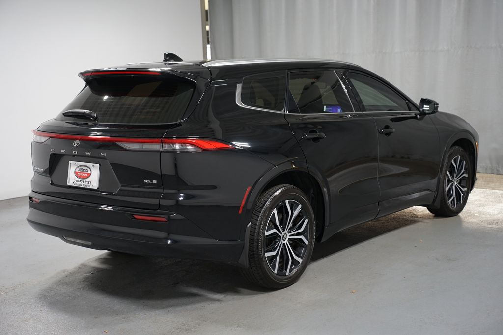 Thumbnail: 2025 Toyota Crown Signia - 8