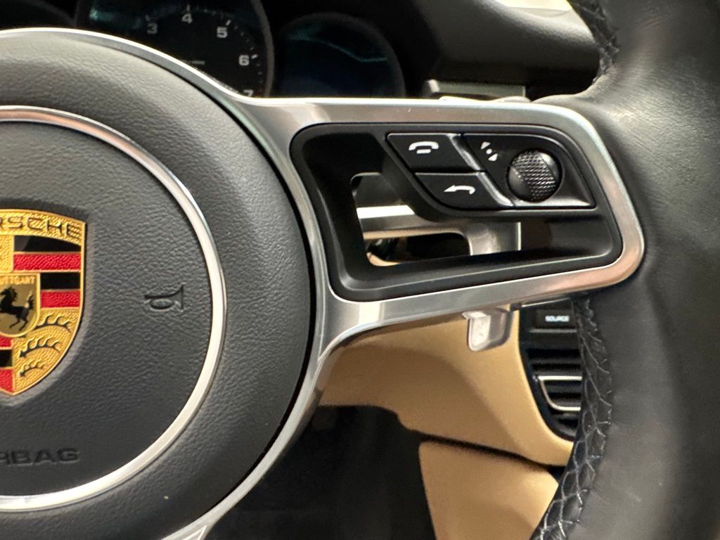 2021 Porsche Macan  30