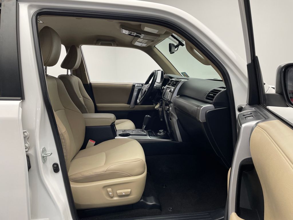 Thumbnail: 2019 Toyota 4Runner - 17