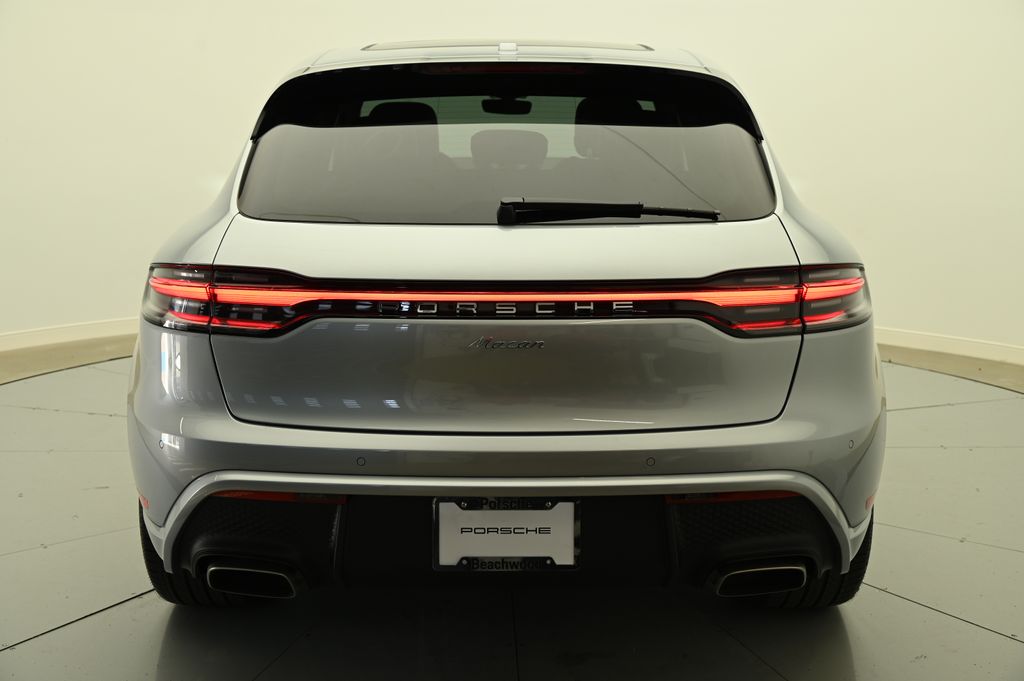 Thumbnail: 2025 Porsche Macan - 27