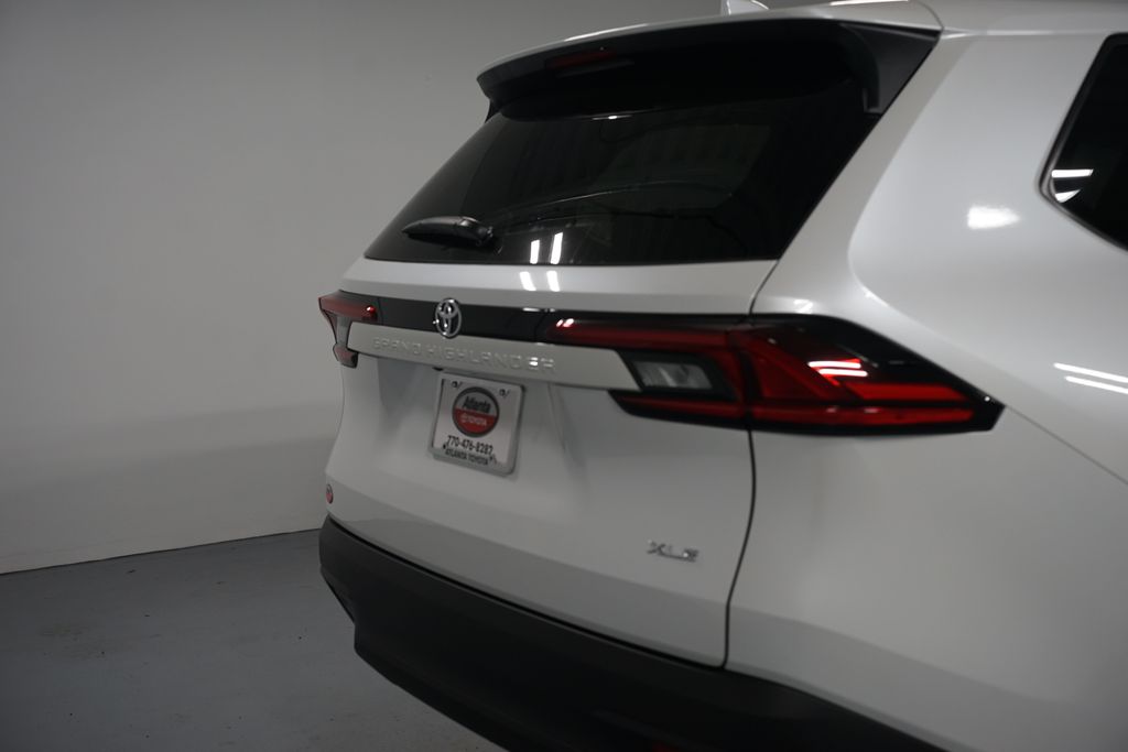 Thumbnail: 2026 Toyota Grand Highlander - 9