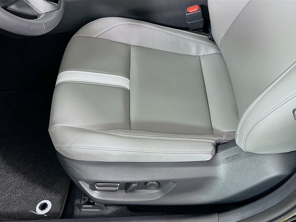 Thumbnail: 2025 Toyota Camry - 20