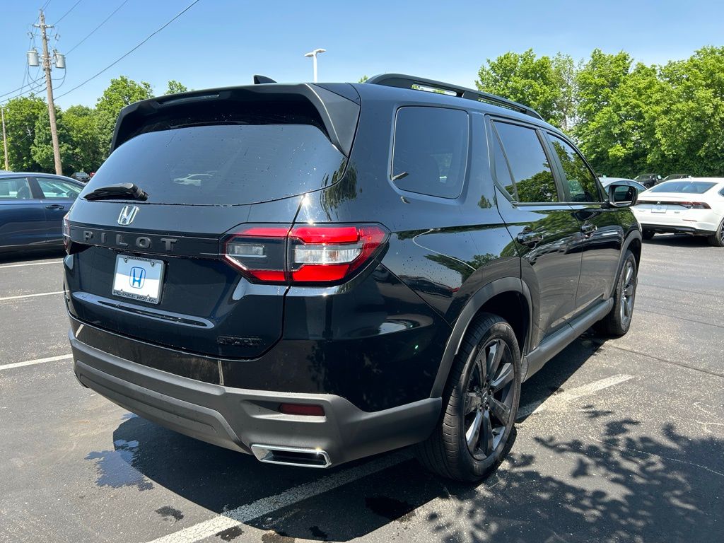 2025 Honda Pilot Sport 5