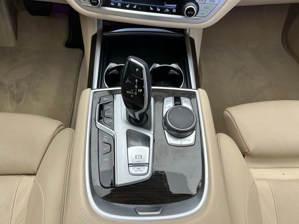 Thumbnail: 2022 BMW 7 Series - 12
