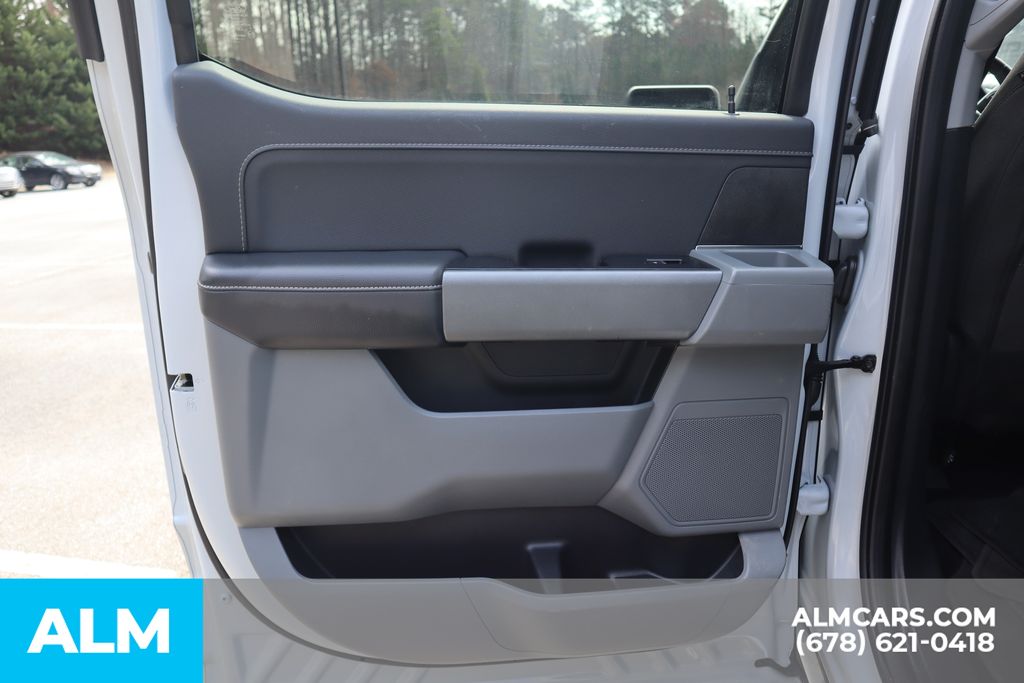 Used 2025 White Ford XLT image 18