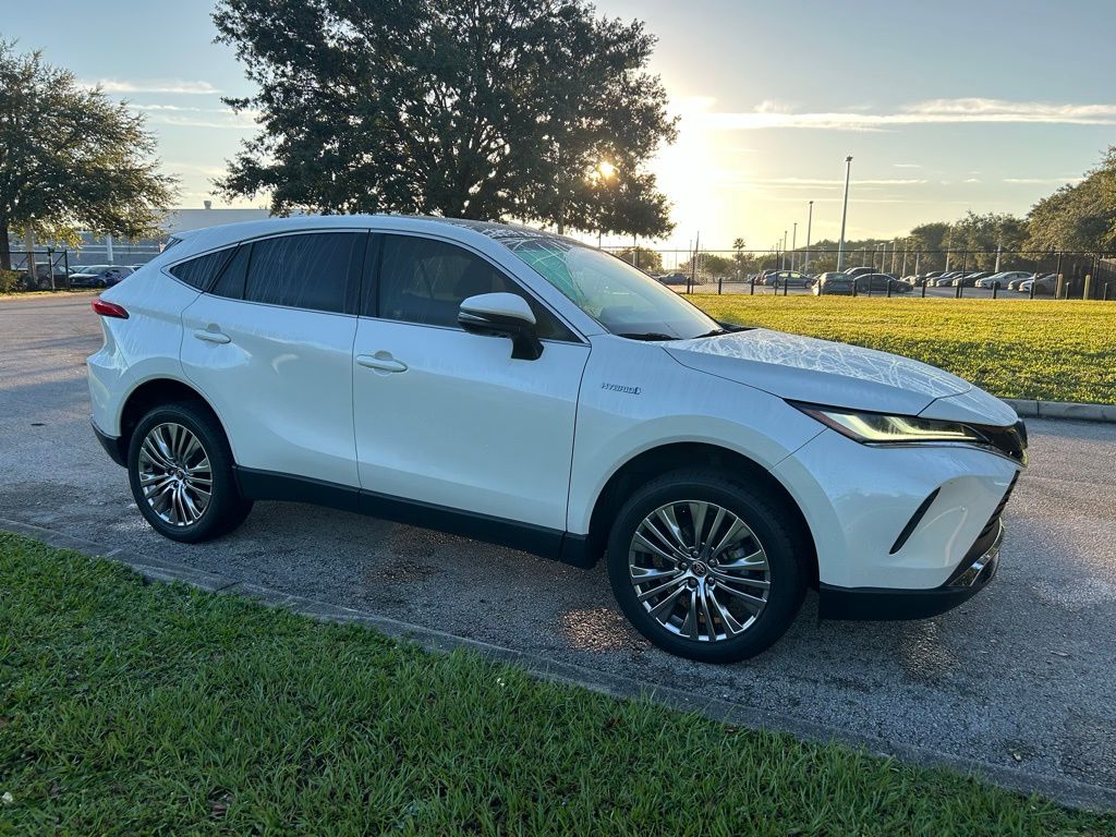 Thumbnail: 2021 Toyota Venza - 6