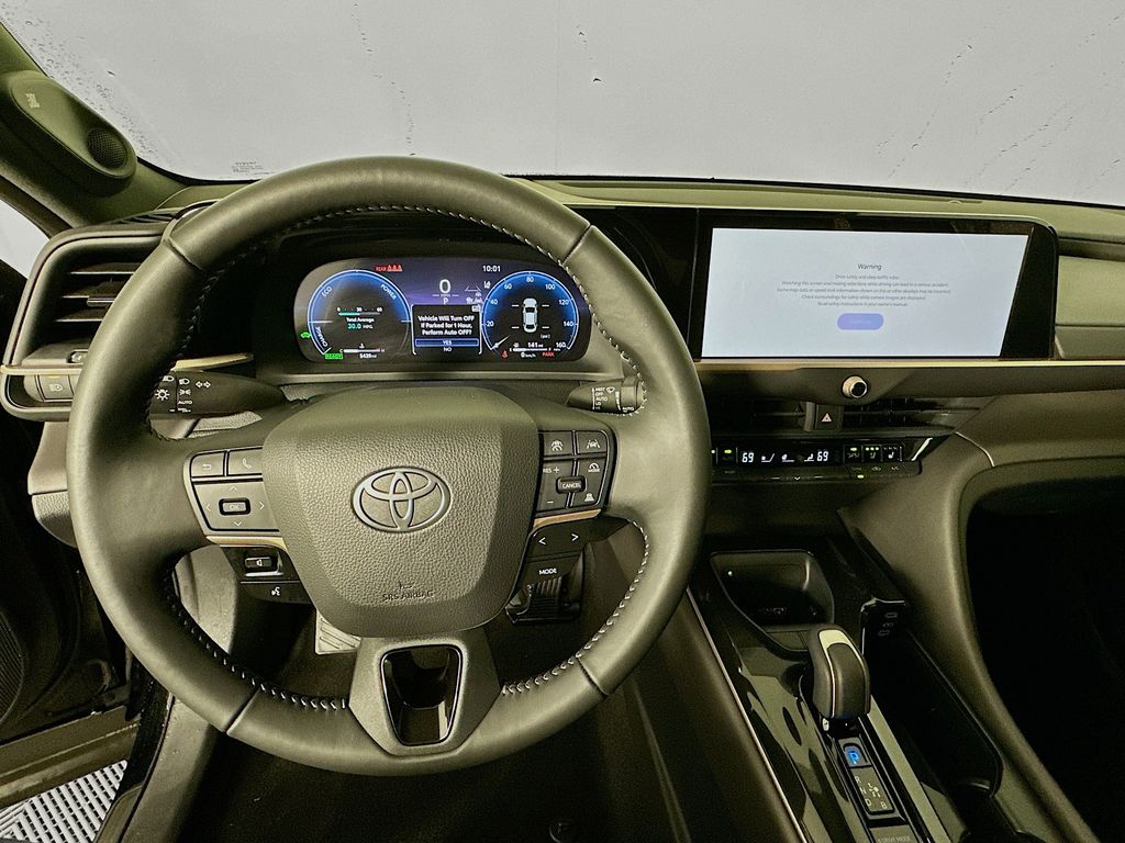 2025 Toyota Crown  11