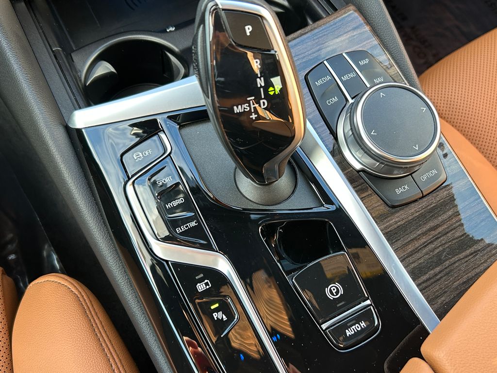 Thumbnail: 2022 BMW 5 Series - 27