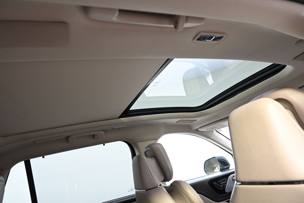 Certified Used 2021 Blue Lincoln Reserve image 17