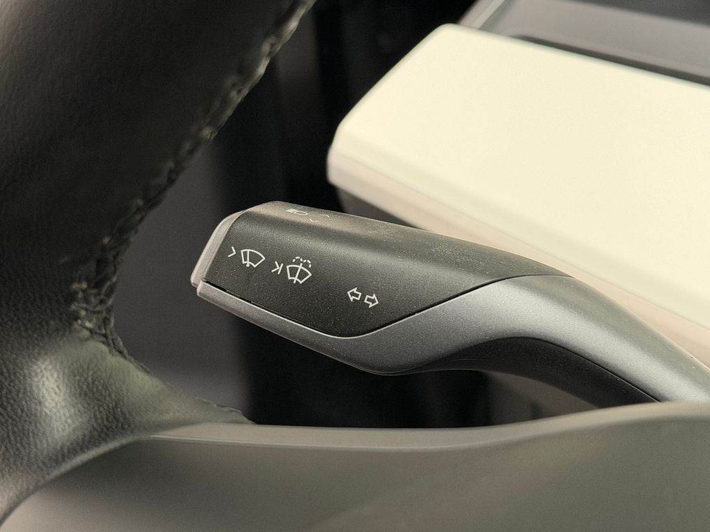 Thumbnail: 2020 Tesla Model 3 - 27
