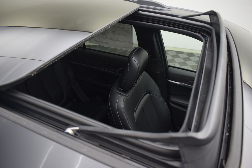 new 2025 Jeep Grand Cherokee car, priced at $43,897