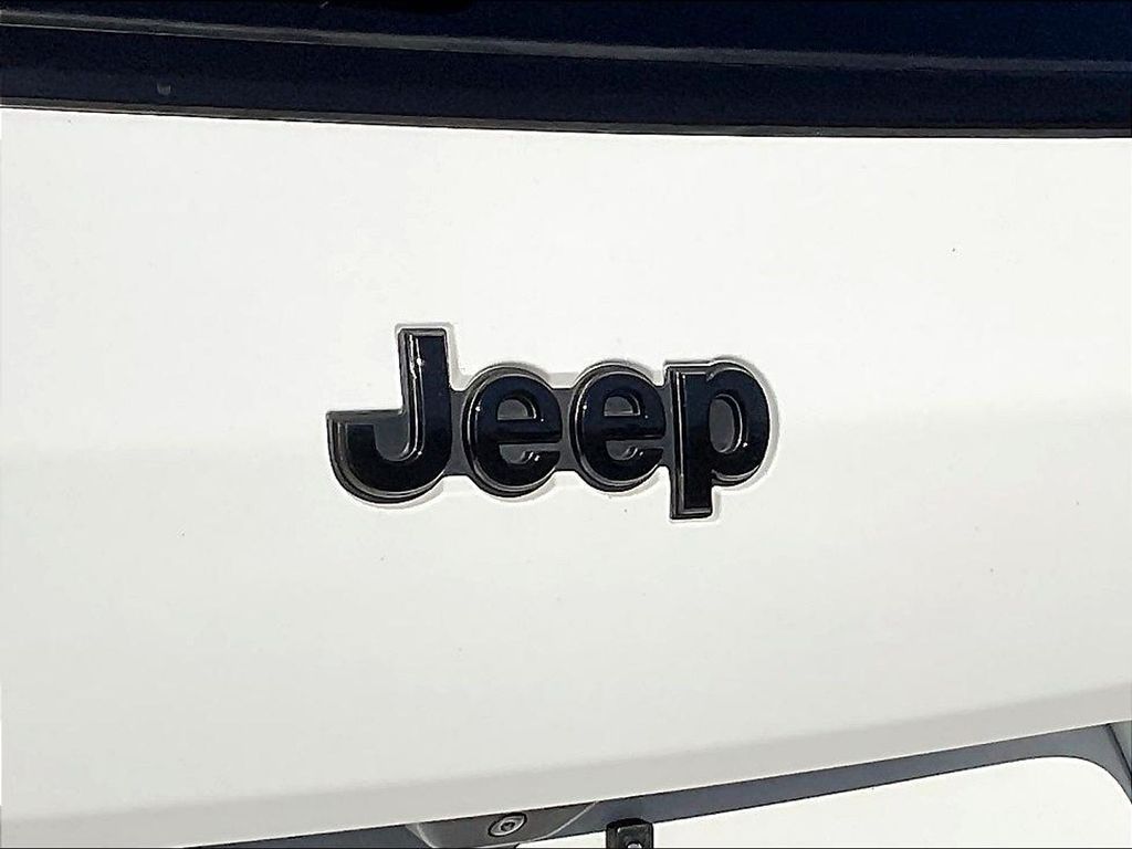 2022 Jeep Grand Cherokee L — photo 30