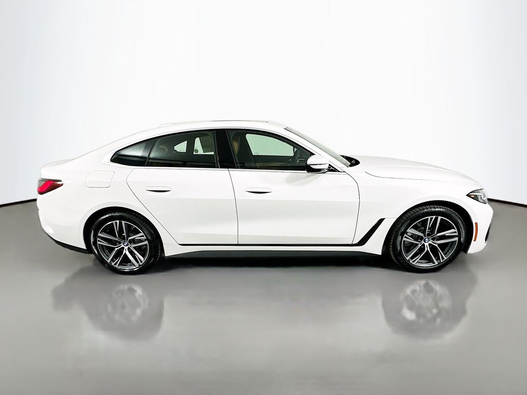 Thumbnail: 2026 BMW 4 Series - 4
