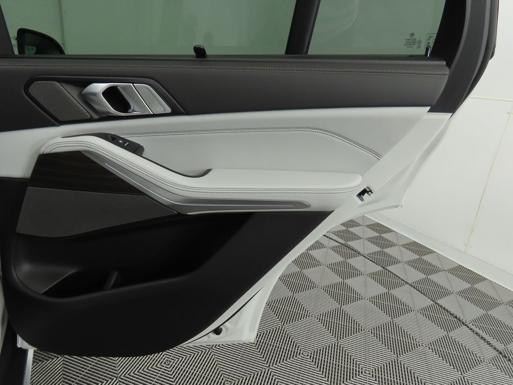 Thumbnail: 2026 BMW X5 - 27