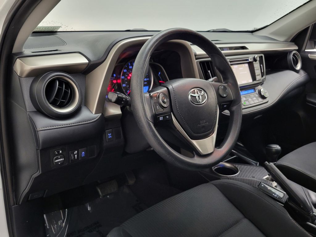 Thumbnail: 2015 Toyota RAV4 - 25