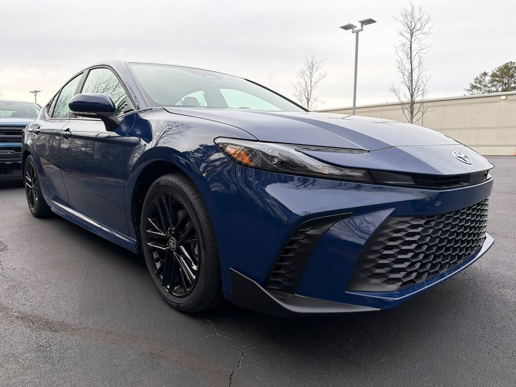 2026 Toyota Camry SE FWD