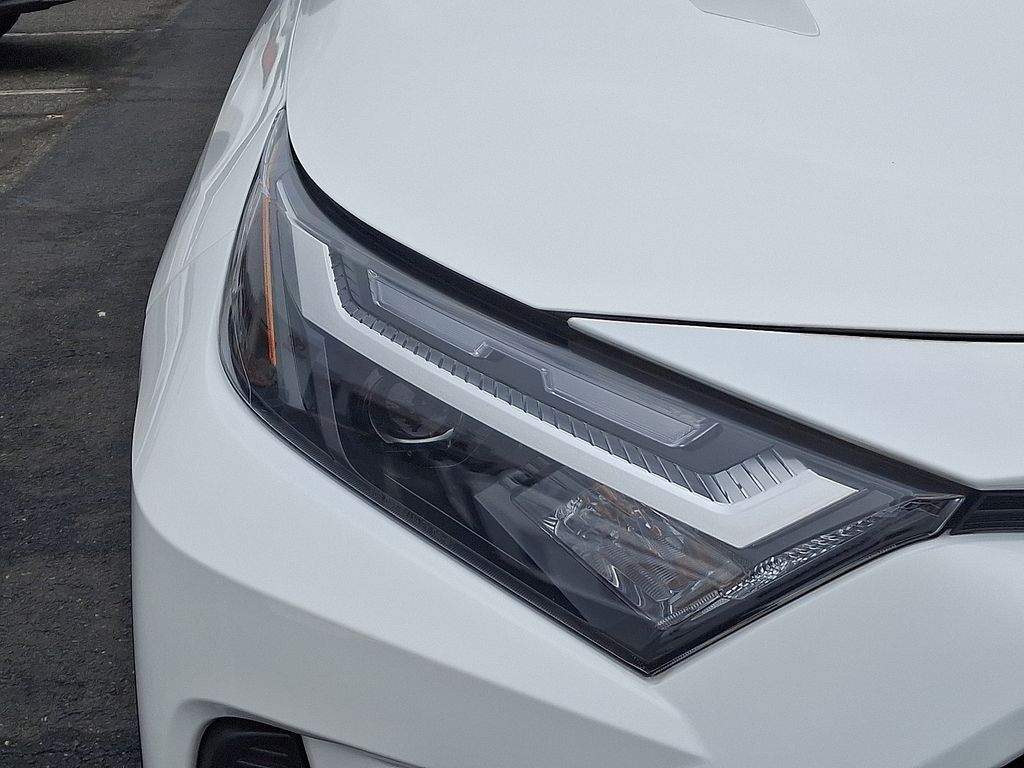 Thumbnail: 2023 Toyota RAV4 - 9