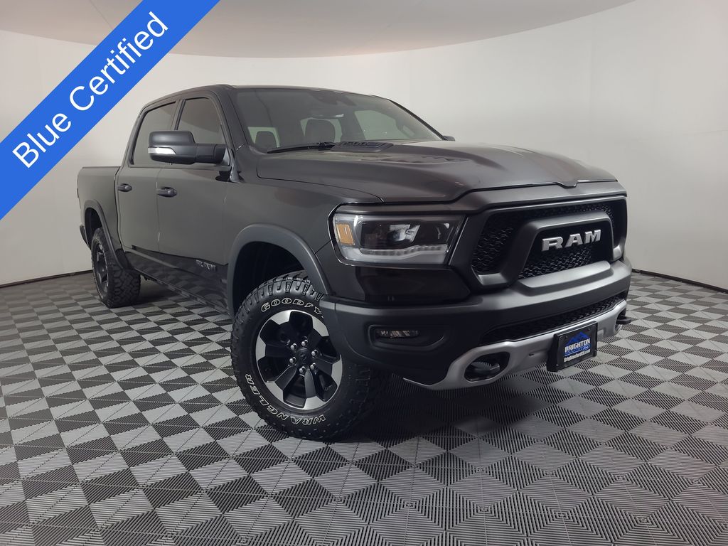 Diamond Black Crystal Pearlcoat 2022 RAM 1500 Pickup Truck Four-Wheel Drive 8-Speed Automatic