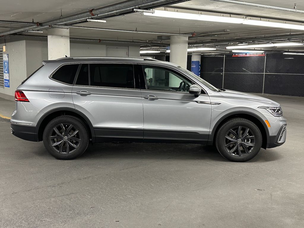 2024 Volkswagen Tiguan 2.0T SE 8