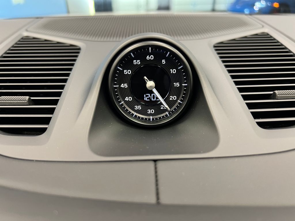 Thumbnail: 2026 Porsche Cayenne - 23