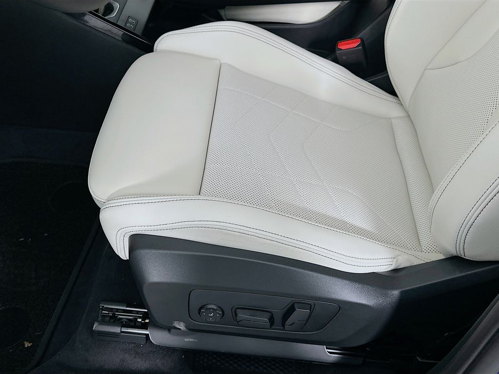 Thumbnail: 2026 BMW X1 - 21