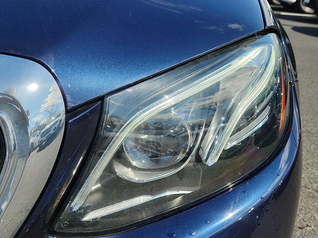 Thumbnail: 2019 Mercedes-Benz E-Class - 8