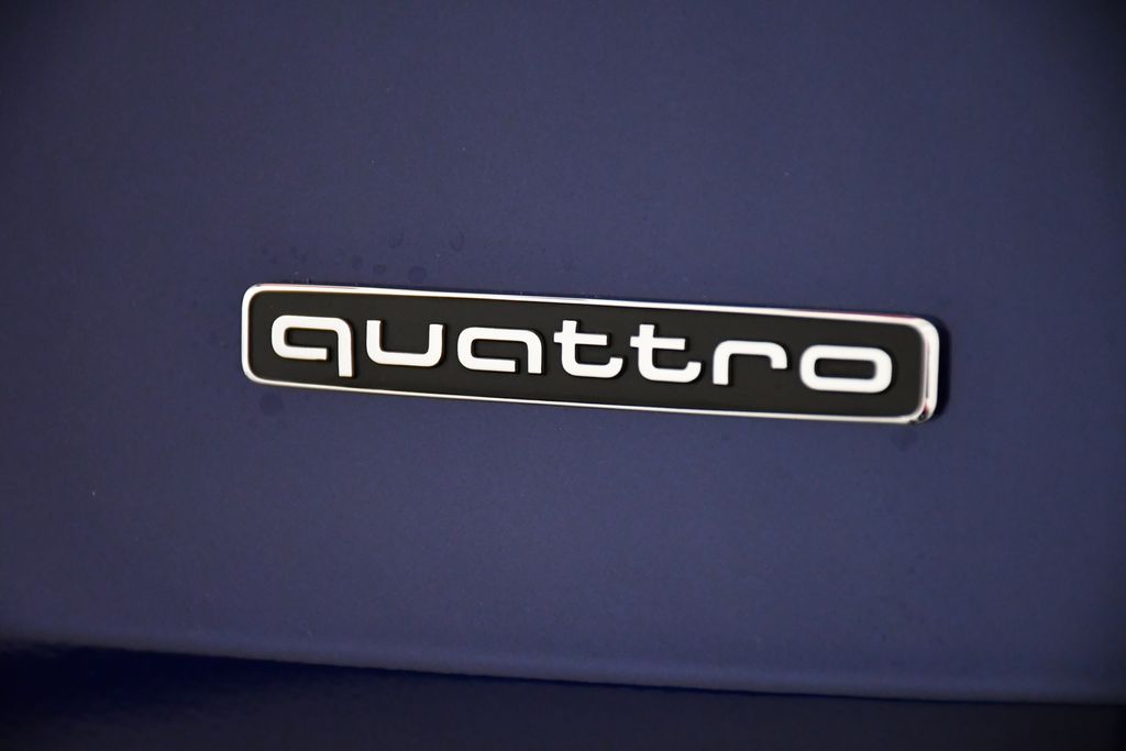 Thumbnail: 2025 Audi Q3 - 10