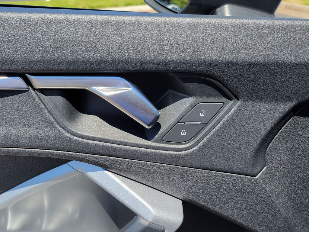 Thumbnail: 2024 Audi Q3 - 27