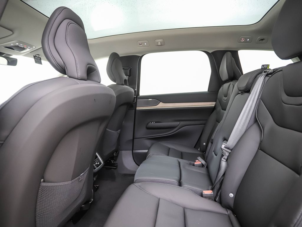 Thumbnail: 2025 Volvo EX90 - 19