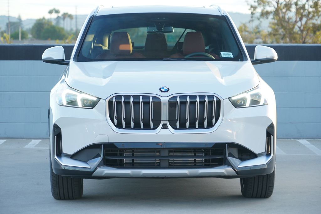 Thumbnail: 2027 BMW X1 - 3