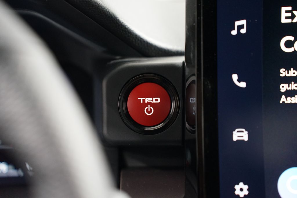 2025 Toyota Tacoma TRD Off-Road 18