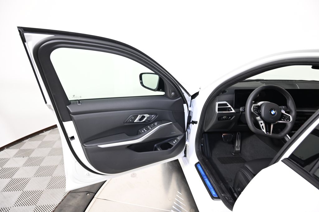 Thumbnail: 2025 BMW 3 Series - 21