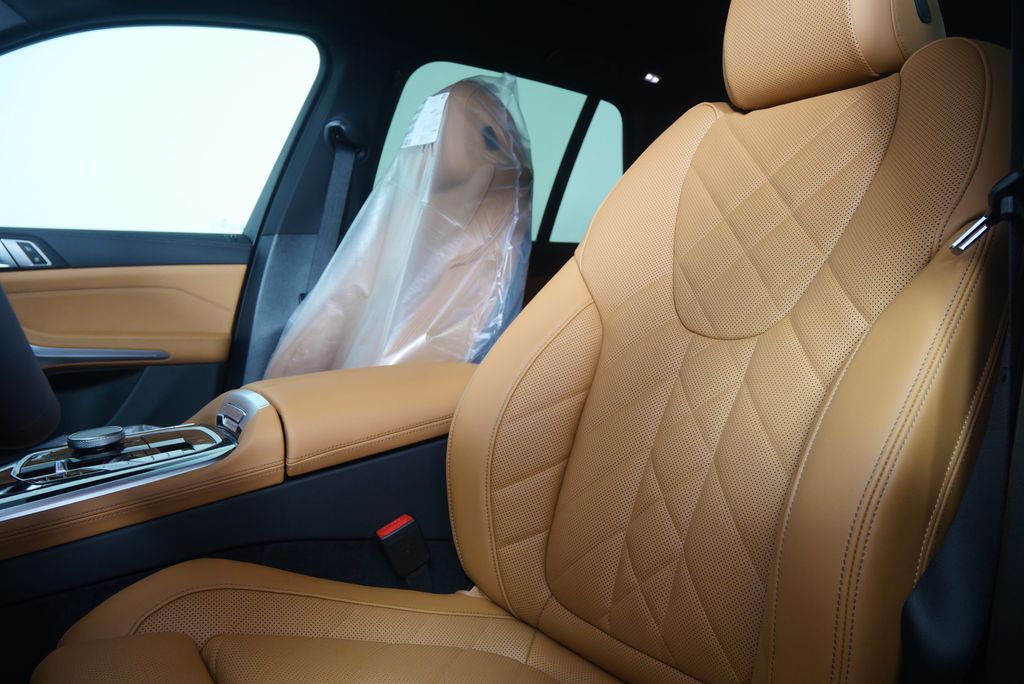 Thumbnail: 2026 BMW X5 - 11