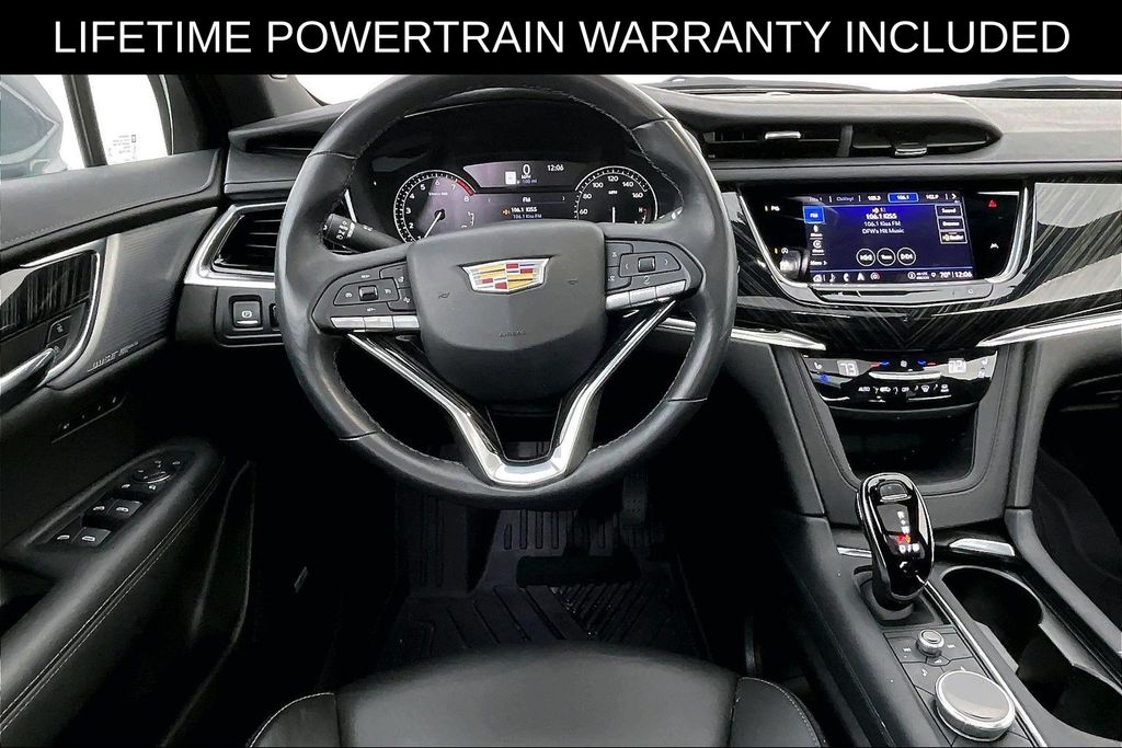 View vehicle photo 6