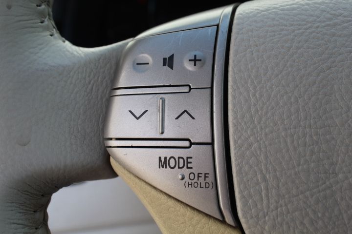 Used Car 2009 Toyota Avalon  For Sale In Georgetown, Texas