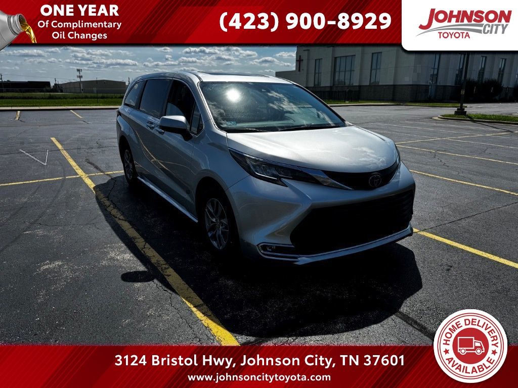 2023 Toyota Sienna XLE 7-Passenger AWD