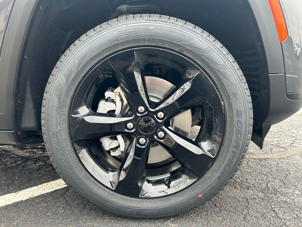 new 2025 Jeep Grand Cherokee L car, priced at $48,220